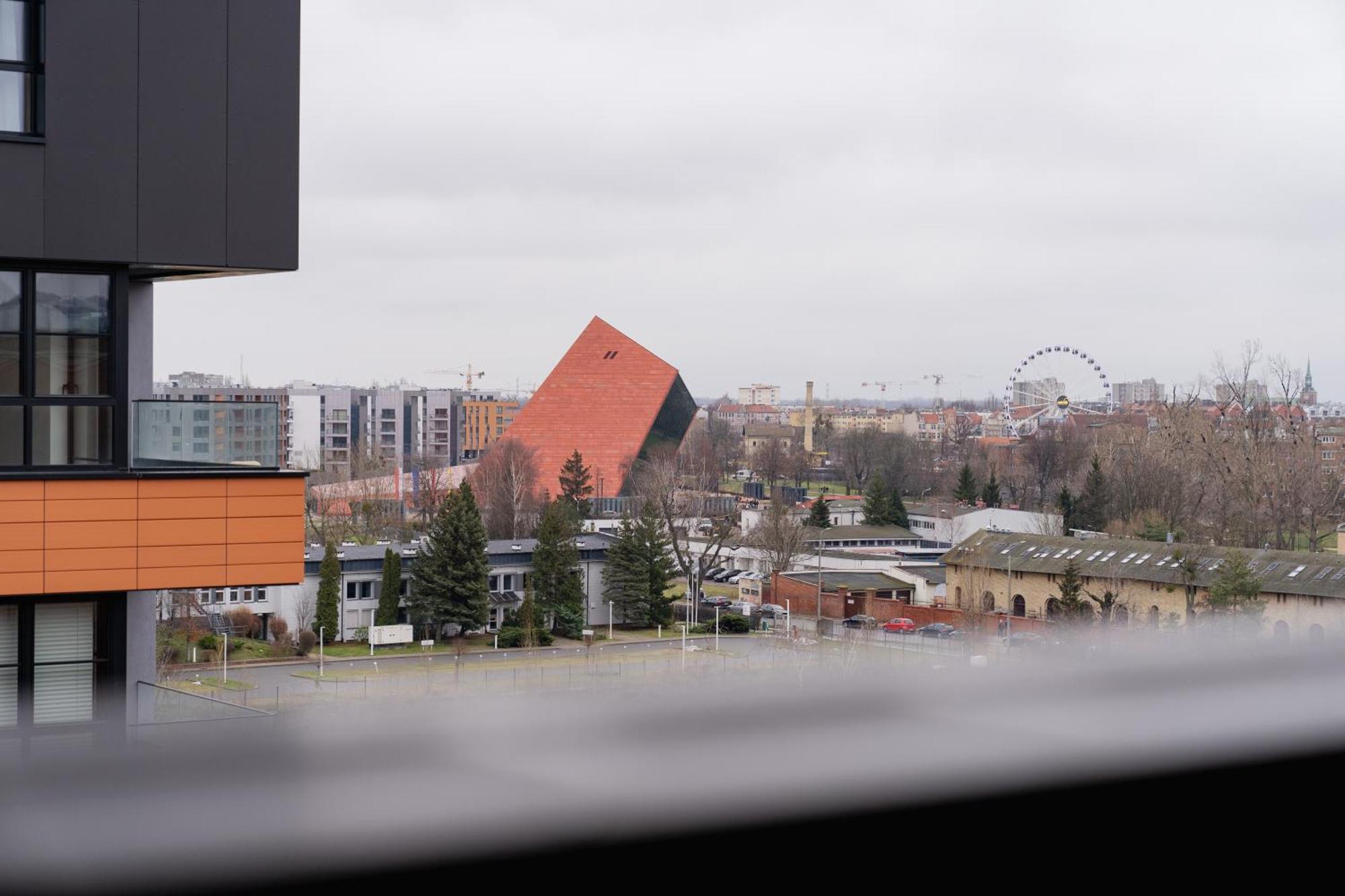 Doki Montownia, Free Parking By Grandview Gdansk